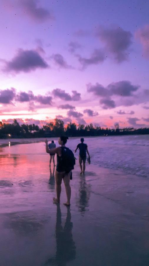 Ostello Beanbag Bintan Backpacker Kangkakawal Esterno foto